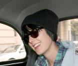 Agyness Deyn se cache des photographes le 19 septembre 2009