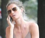 Gisele Bündchen dans les rues de Boston avec son joli ventre arrondi le 24/09/09
