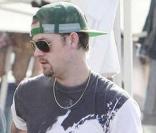 Joel Madden et sa petite Harlow en pleine promenade père-fille, septembre 2009