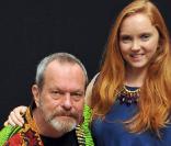 Terry Gilliam et Lily Cole en pleine séance photo pour  L'imaginarium de docteur Parnassus , le 30 septembre à Paris!