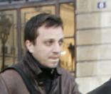 Jean-Pierre Marielle vient rendre un dernier hommage à Henri Salvador, à son domicile de la place Vendôme