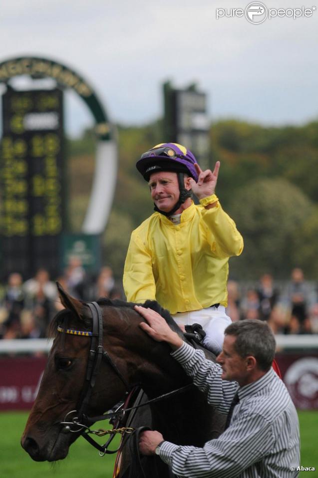 Mick Kinane, vainqueur du Qatar Prix de l'Arc de triomphe. 04/10/09