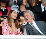 Alain Delon et Irene Salvador au Qatar Prix de l'Arc de triomphe. 04/10/09
