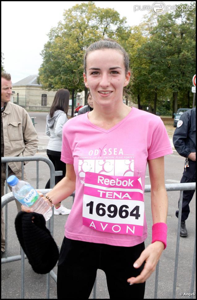 Salomé Stévenin lors de la course Odyssea au profit de la lutte contre le cancer du sein sur l'esplanade du château de Vincennes le 4 octobre 2009