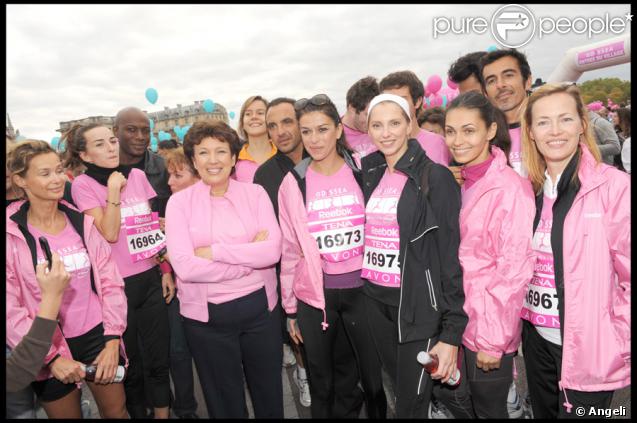 Marie-Sophie L., Salomé Stévenin, Harry Roselmack, Roselyne Bachelot, Nikos, Jovanka Sopalovic, Frédérique Bel, Adeline Blondieau et Gabrielle Lazure lors de la course Odyssea pour la lutte contre le cancer du sein le 4 octobre 2009