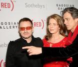 Bono, SAR Noor de Jordanie et Bobby Shriver à la vente aux enchères au profit de RED, le 14/02/08, à New York