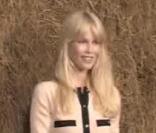 L'entrée des people au défilé Chanel à Paris du 6 octobre 2009 : Claudia Schiffer 