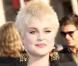 Une Kelly Osbourne toute mince qui change de tête et se brûle avec... son déodorant, ça vaut un procès ?