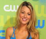 Blake Lively, la star de la série Gossip Girl, fait rêver les téléspectateurs grâce à son corps de rêve. Elle aime particulièrement mettre ses jambes en valeur dans de petites robes Hervé Léger. 