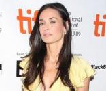 La cinquantaine passée, Demi Moore a gardé ses jambes de jeune fille. Les images parlent d'elles-mêmes ! 