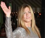 Jennifer Aniston aime ses jambes et le prouve régulièrement en portant mini-robes, shorts et autres. Il faut dire qu'elle ne ménage pas ses efforts pour parvenir à ce résultat ! 