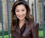 Michelle Yeoh à son arrivée au défilé Vuitton