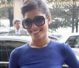 Freida Pinto à son arrivée au défilé Vuitton