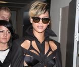 Rihanna à la fois provocante et très branchée au défilé Jean-Paul Gaultier 