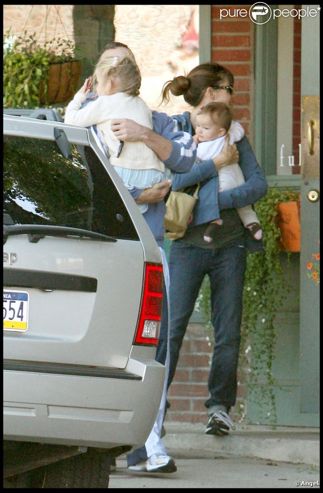 Jennifer Garner et ses filles Violet et Seraphina à Boston (11 octobre 2009)