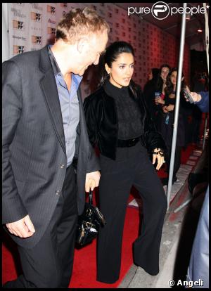 Salma Hayek accompagnée de son mari François-Henri Pinault lors de la cérémonie de clôture du festival du film international de New York le 11 octobre 2009