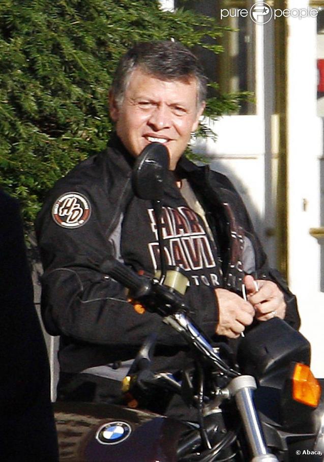 Le roi Abdullah II, époux de Rania de Jordanie, joue au biker avec ses amis, à Bordeaux, en France ! Vroum !