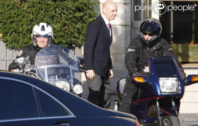 Le roi Abdullah II, époux de Rania de Jordanie, joue au biker avec ses amis, à Bordeaux, en France ! Vroum !