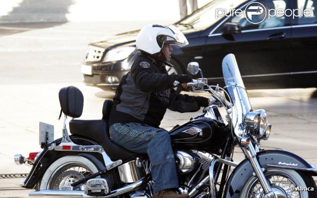 Le roi Abdullah II, époux de Rania de Jordanie, joue au biker avec ses amis, à Bordeaux, en France ! Vroum !