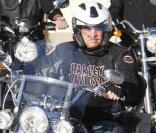 Le roi Abdullah II, époux de Rania de Jordanie, joue au biker avec ses amis, à Bordeaux, en France ! Vroum !