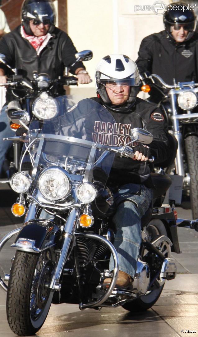 Le roi Abdullah II, époux de Rania de Jordanie, joue au biker avec ses amis, à Bordeaux, en France ! Vroum !