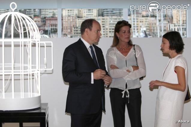 Caroline de Monaco, son frère le prince Albert II et l'artiste Su-Mei Tse, réunis pour le Palmarès 2009 de la Fondation Prince Pierre. 13/10/09