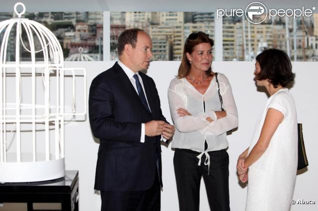 Caroline de Monaco, son frère le prince Albert II et l'artiste Su-Mei Tse, réunis pour le Palmarès 2009 de la Fondation Prince Pierre. 13/10/09