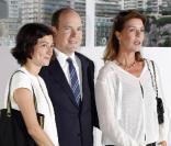 Caroline de Monaco, son frère le prince Albert II et l'artiste Su-Mei Tse, réunis pour le Palmarès 2009 de la Fondation Prince Pierre. 13/10/09