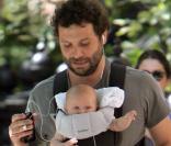 Jeremy Sisto promène sa fille Charlie Bellerina à New York en septembre 2009 