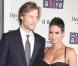 Halle Berry, étincelante avec son chéri, dans une robe qui met son décolleté... très sensuellement en valeur  !
