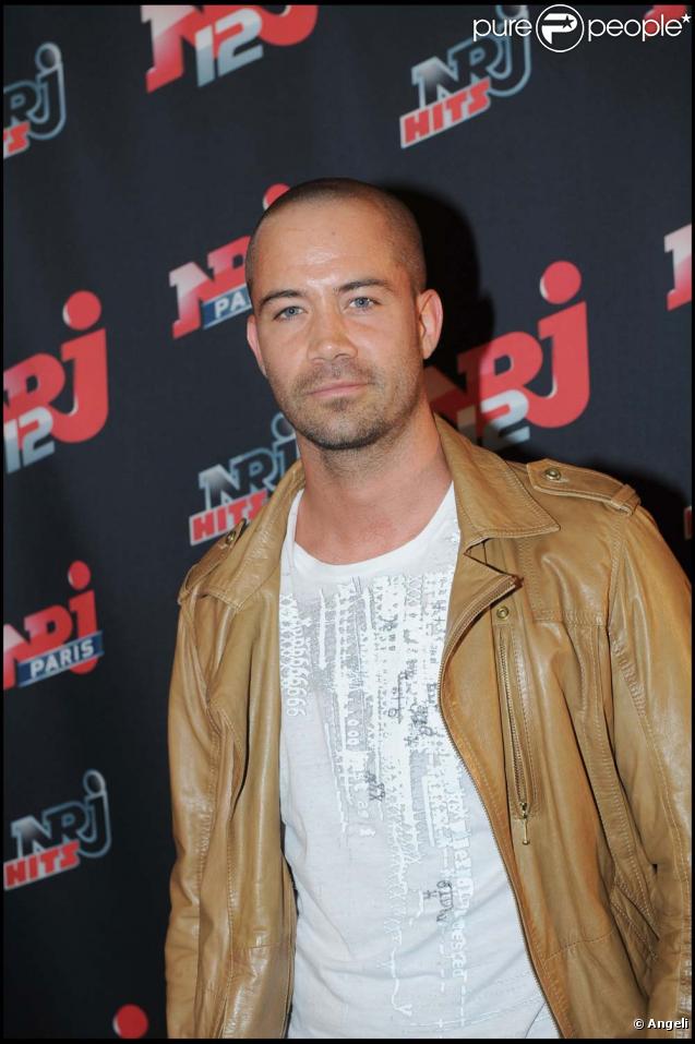 Emmanuel Moire, son coming out dans le numéro de novembre 2009 de  Têtu .