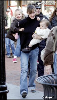 Jennifer Garner et ses filles à Boston (20 octobre 2009)