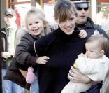 Jennifer Garner et ses filles à Boston (20 octobre 2009)