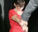 Nathalie Imbruglia : Toujours aussi craquante, même quand elle se fait... arracher le bras !