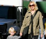Naomi Watts avec Alexander dans les rues de New York, le 22/10/09