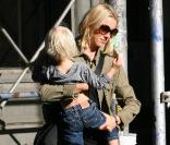 Naomi Watts avec Alexander dans les rues de New York, le 22/10/09