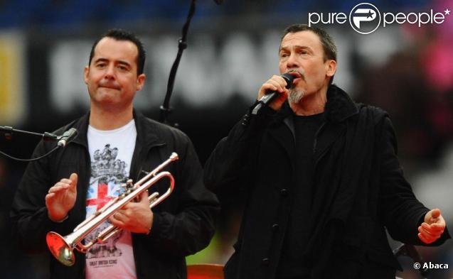 Florent Pagny a chanté avant le match Perpignan-Stade Français, au stade de France, le 24 octobre 2009.