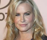 Daryl Hannah, très glamour, à l'occasion du 20e anniversaire de l'Environmental Media Association, qui s'est tenu aux Studios Paramount d'Hollywood, à Los Angeles, le 25 octobre 2009 !
