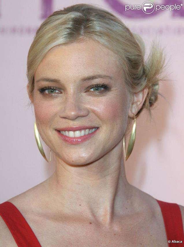 Amy Smart, à l'occasion du 20e anniversaire de l'Environmental Media Association, qui s'est tenu aux Studios Paramount d'Hollywood, à Los Angeles, le 25 octobre 2009 !