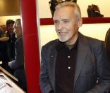 Dennis Hopper, à l'occasion de la signature du livre de Dennis Hopper -  Photographs 1961/1967  - et de la présentation des chaussures customisées par la star, dans la boutique Hogan, à Paris, le 22 octobre 2009 !