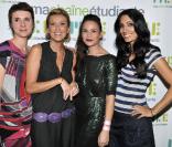 Isabelle Brès, Sandra Murugiah et d'autres présentatrices lors de la soirée de lancement de la chaîne MCE le 28 octobre 2009 au VIP Room