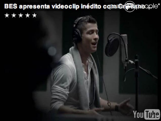 Cristiano Ronaldo s'est fait chanteur pour une campagne de la banque BES