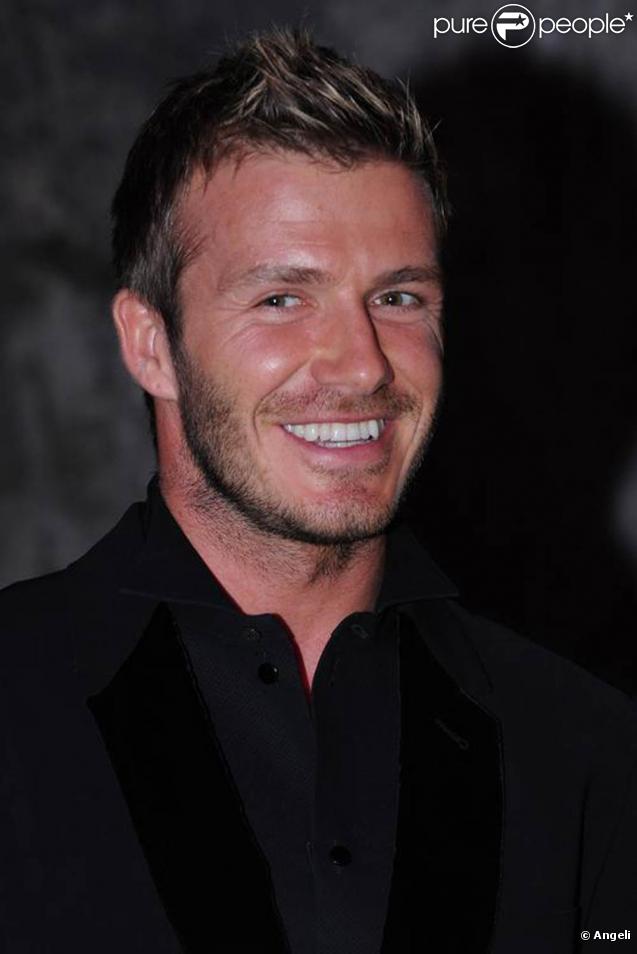  Avant de rencontrer sa Victoria, David Beckham n'accordait pas énormément d'importance à son aspect physique. Mais quand Posh Spice est dans la place, le tartre... s'efface ! Aujourd'hui le footballeur a l'un des sourires les plus craquants ! 