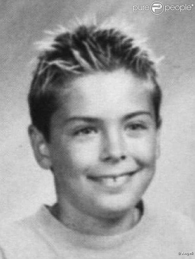 Regardez comme il était craquant... Une bouille d'ange et des dents du bonheur, Zac Efron était à croquer. Mais après avoir porté un appareil dentaire, fini la route du bonheur, Zac opte pour un sourire hollywoodien !
 &nbsp; 
 