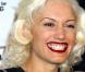 C"est sûr, l"appareil dentaire donne un peu des allures de Terminator à la pauvre Gwen Stefani... Mais il faut souffrir pour être belle ! Aujourd"hui la chanteuse des No Doubt peut de nouveau sourire à pleines dents ! 