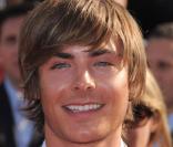 Regardez comme il était craquant... Une bouille d'ange et des dents du bonheur, Zac Efron était à croquer. Mais après avoir porté un appareil dentaire, fini la route du bonheur, Zac opte pour un sourire hollywoodien !
 &nbsp; 
 
