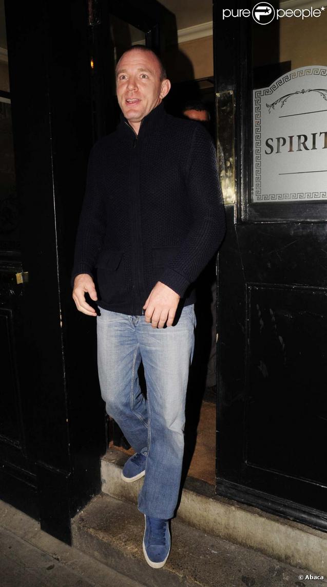Guy Ritchie, sortie entre amis, le 3 novembre à 2009 à Londres.