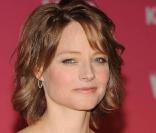  Jodie Foster a été une élève modèle ! Après avoir fait sa scolarité au lycée français de Los Angeles, elle intègre la très prestigieuse université de Yale ! Diplômée et deux fois oscarisée, à l'école et à l'écran, Jodie est une vraie star ! 
<p
