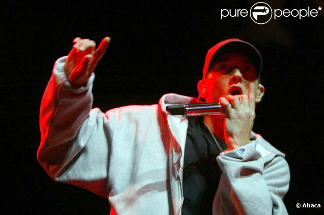 Eminem décroche deux nominations pour ce soir : Meilleur clip ( We made you ) et Meilleur artiste hip-hop.  