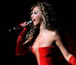 Beyoncé sur la scène des MTV EMA 2009, où elle a interprêté son tube  Sweet Dreams , le 4 novembre 2009